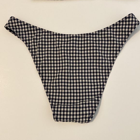 Undiz Off-Shoulder High-Rise Bikini - Picture 3 of 7